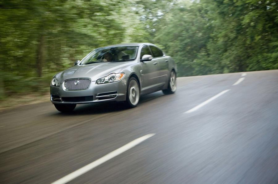  Jaguar XF 2008 года  (UK) (фото 5 из 10)